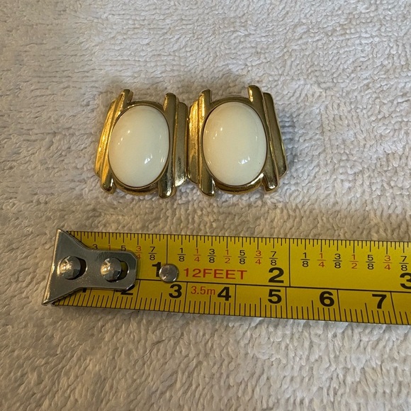 Vintage Trifari Gold Tone & Off-White Cabochon Earrings For Pierced Ears - Picture 6 of 7